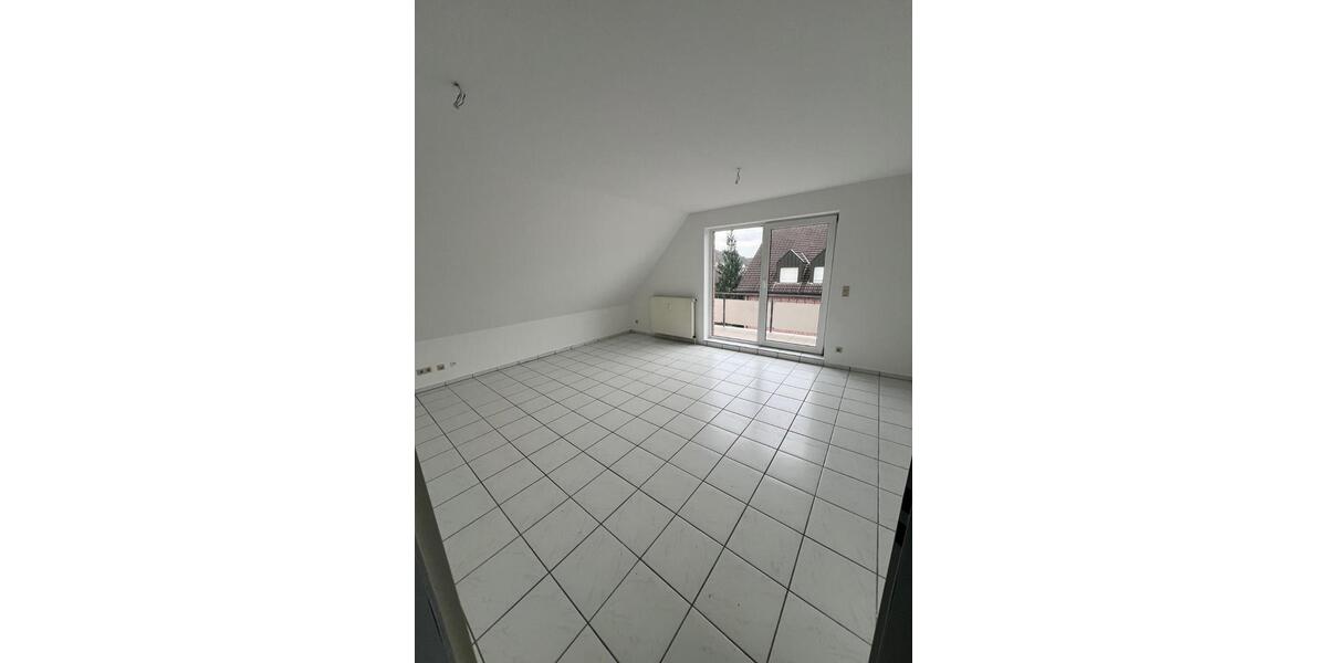 Dachgeschoßwohnung Osnabrück Eversburg - 4 Zimmer, 97 m&sup2;, 970&euro; | Angebot:25871248