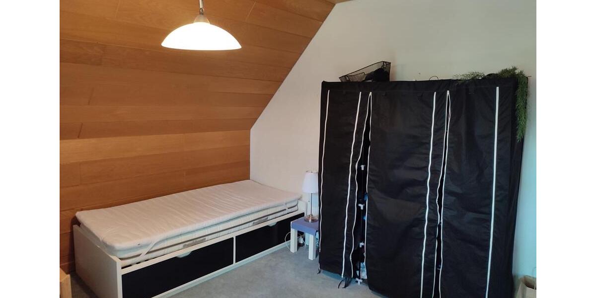 Dachgeschoßwohnung Osnabrück Eversburg - 3 Zimmer, 15 m&sup2;, 450&euro; | Angebot:25394992