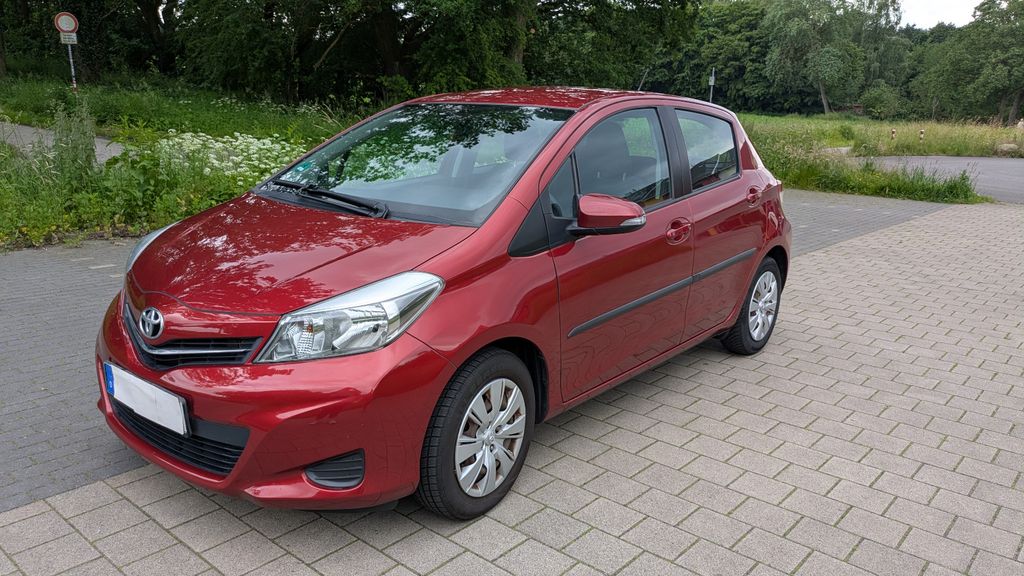 Toyota Yaris 147.401 km 5.300 &euro; Osnabrück 49088