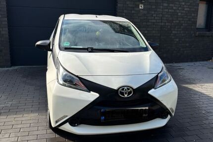 Toyota Aygo (X) 30.000 km 7.500 € Lengerich 49525