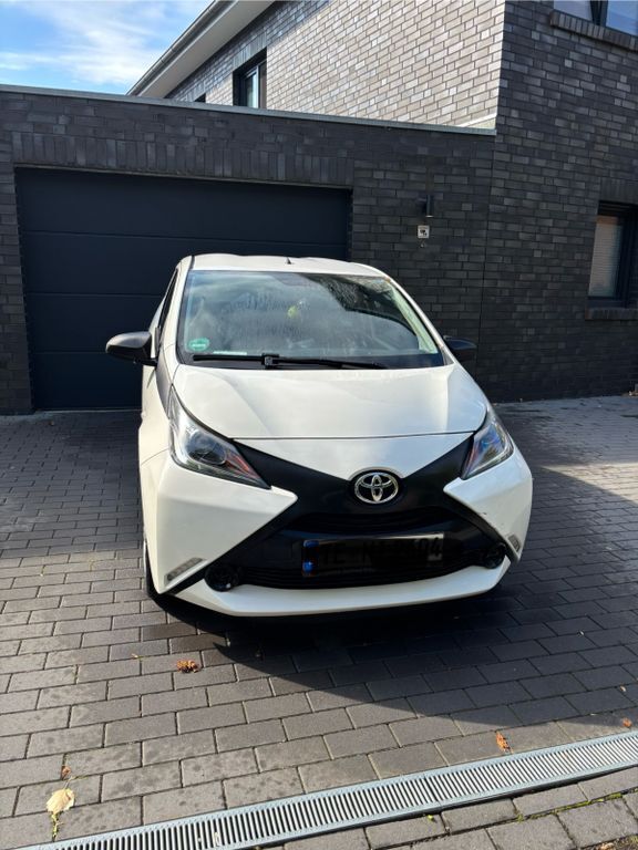 Toyota Aygo (X) 30.000 km 7.500 € Lengerich 49525