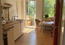 Elegante 108 qm in der Wüste – mit Balkon & Parkettboden