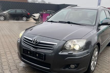 Toyota Avensis 236.300 km 3.750 &euro; Hilter a.T.W. 49176