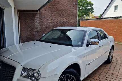 Chrysler 300C 212.000 km 8.000 € Bramsche 49565