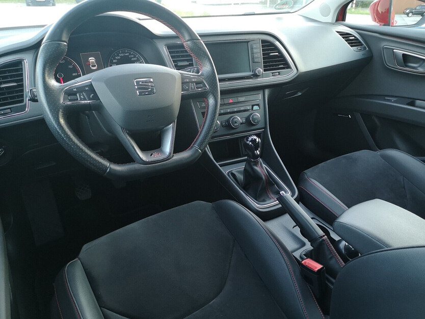 Seat Leon 97.100 km 14.800 € Halle 33790