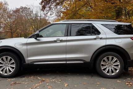 Ford Explorer 68.000 km 41.100 &euro; Osnabrück 49078