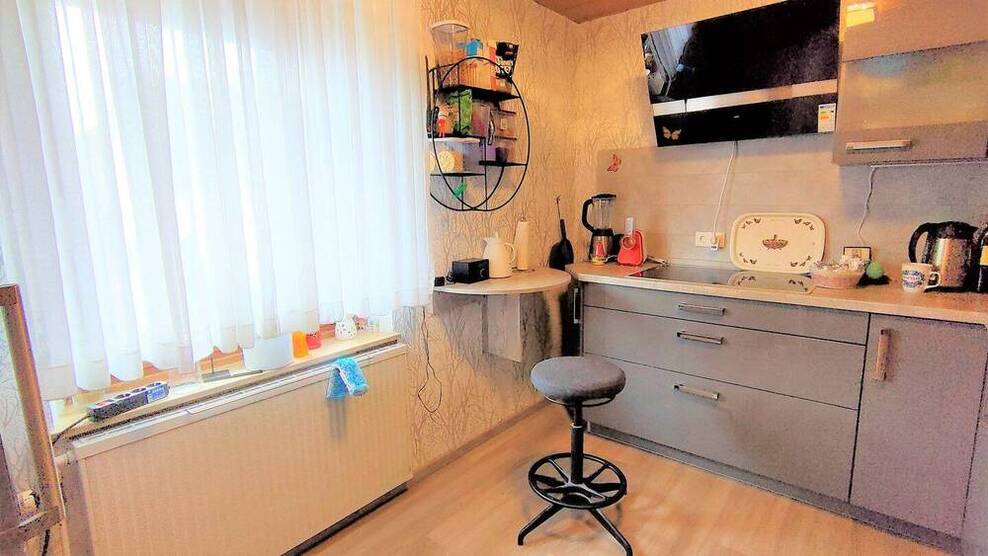 Geräumiges EFH mit ELW, Terrasse, Balkon, kleinem Garten und Garage in ruhiger Lage