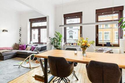 Stilvoll wohnen im Altbau - großzügige 4-Zimmer-Wohnung in Toplage 4 zimmer