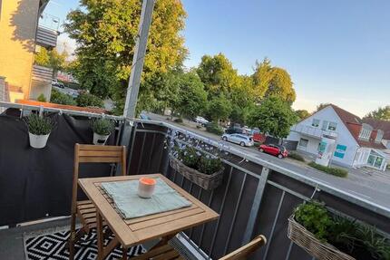 Neuwertige, sonnige Wohnung mit Balkon. 2 zimmer