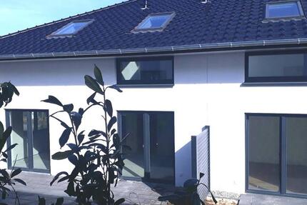 Haus Bad Essen - 4 Zimmer, 142 m&sup2;, 1.460&euro; | Angebot:26446088