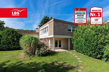 Haus zum Kaufen in Borgholzhausen 545.000 € 220 m² 8 zimmer