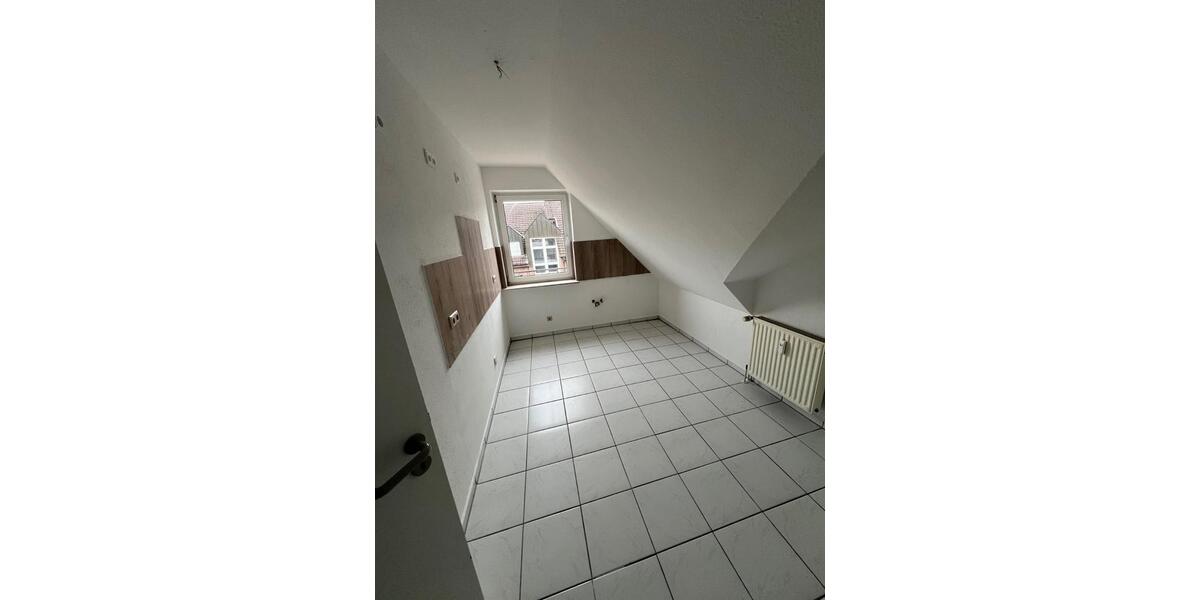 Dachgeschoßwohnung Osnabrück Eversburg - 4 Zimmer, 97 m&sup2;, 970&euro; | Angebot:25057178