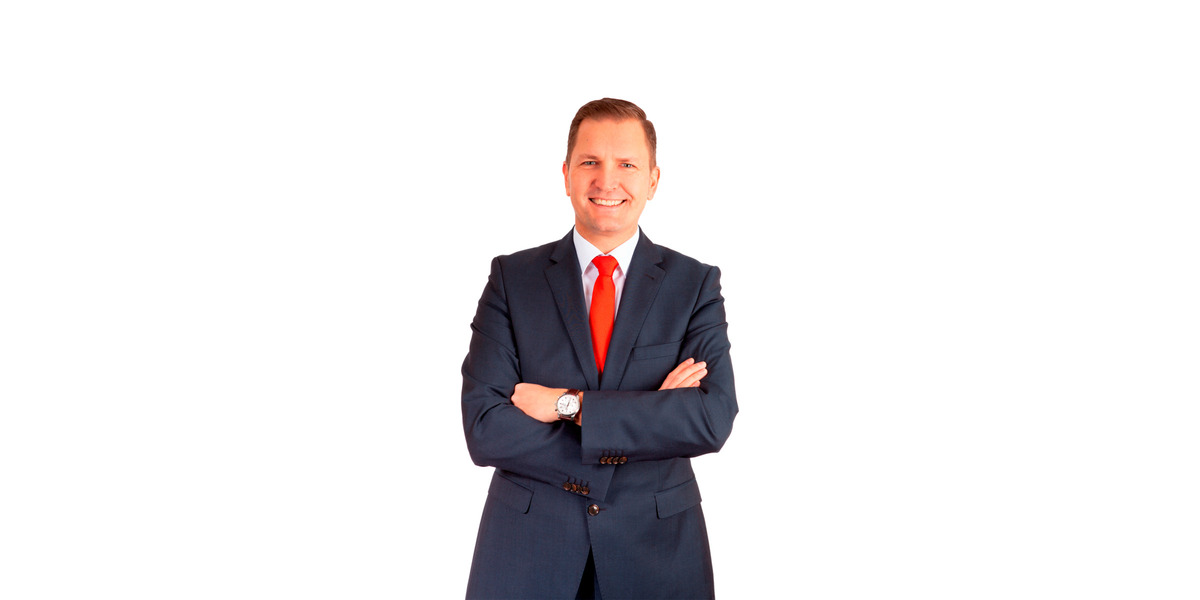 Zweifamilienhaus, EG: ca. 90 qm, OG, DG: ca. 130 qm, in top Zustand! 8 zimmer