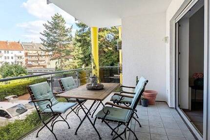 4-Zi.-Wohnung mit großem Balkon, Blick ins Grüne und Tiefgarage 4 zimmer