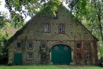 Mehrfamilienhaus Hof zimmer