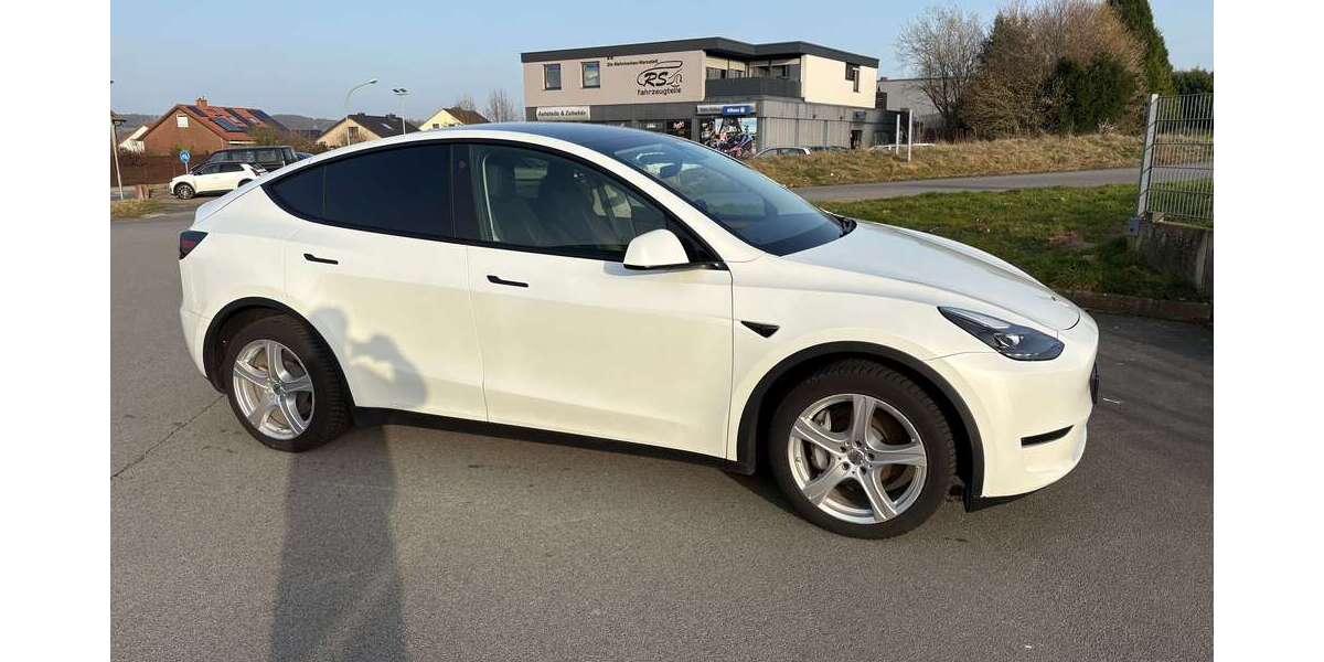 Tesla Model Y 73.500 km 32.500 &euro; Hilter am Teutoburger Wald 49176