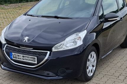 Peugeot 208 123.620 km 2.100 &euro; Damme 49401
